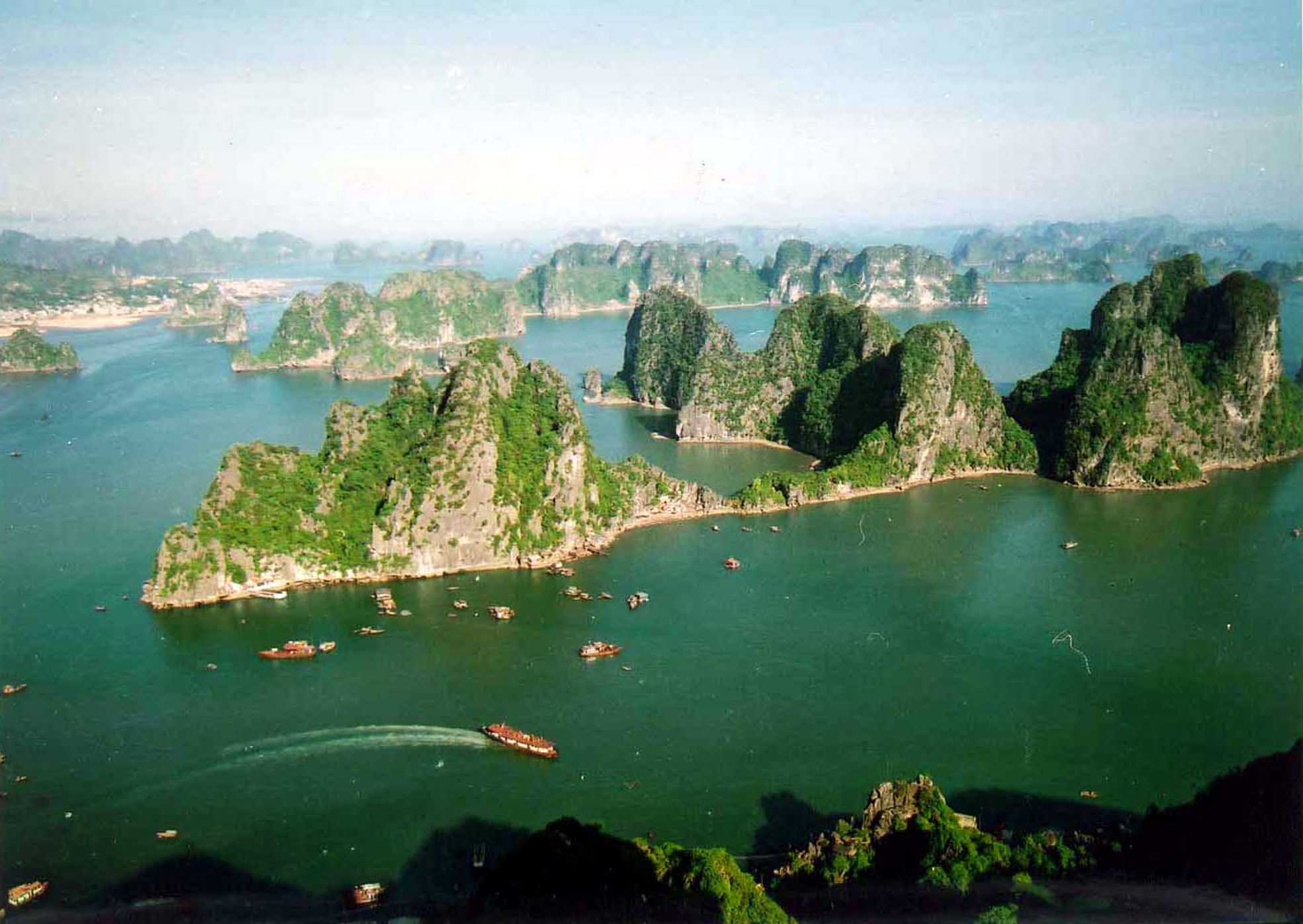Việt Nam tiếp tục là điểm đến hấp dẫn của du khách quốc tế