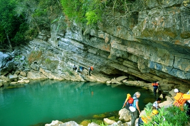 Thắng cảnh Hang Tiên